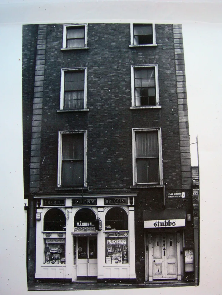 Photo of Sweny's chemist shop, 1982