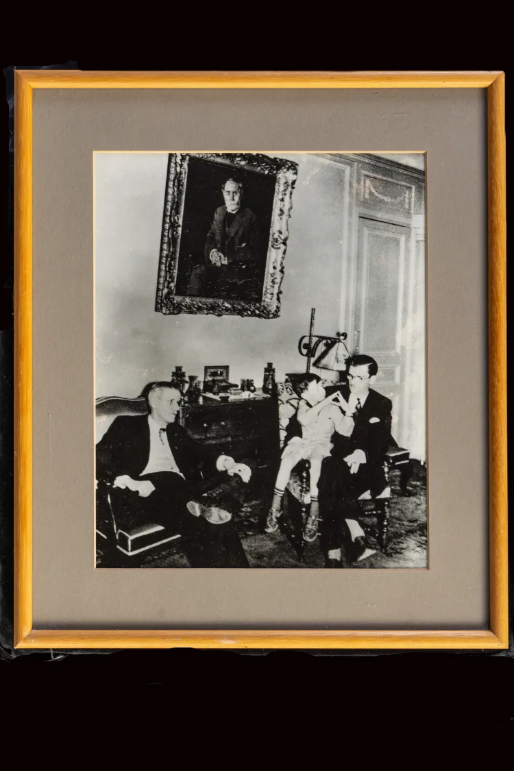 Copy of Gisele Freund photo of 'Four Generations of Joyces'